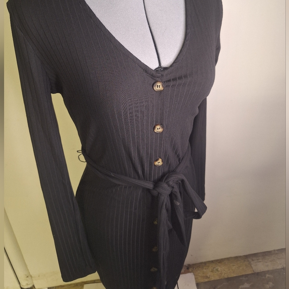 Discreet Black Long Sleeve Button Dress W/wooden Buttons Size Small
